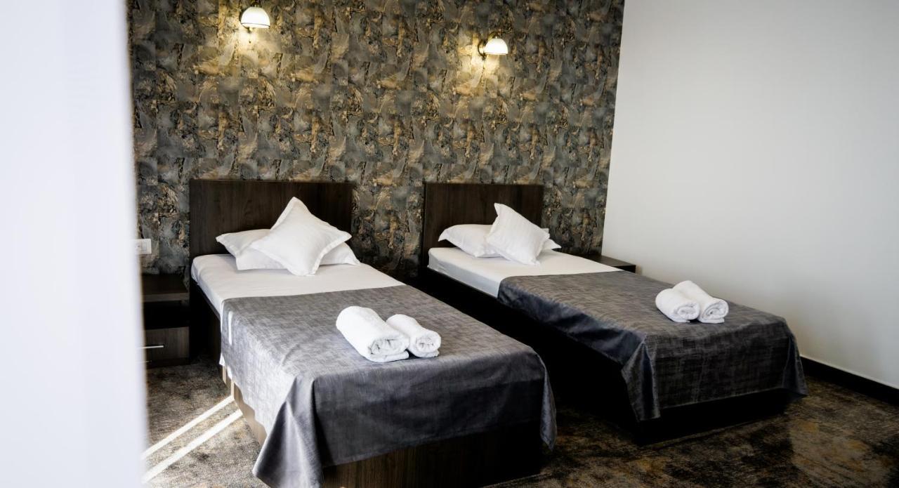 Motel Infinit Târgu Jiu Dış mekan fotoğraf