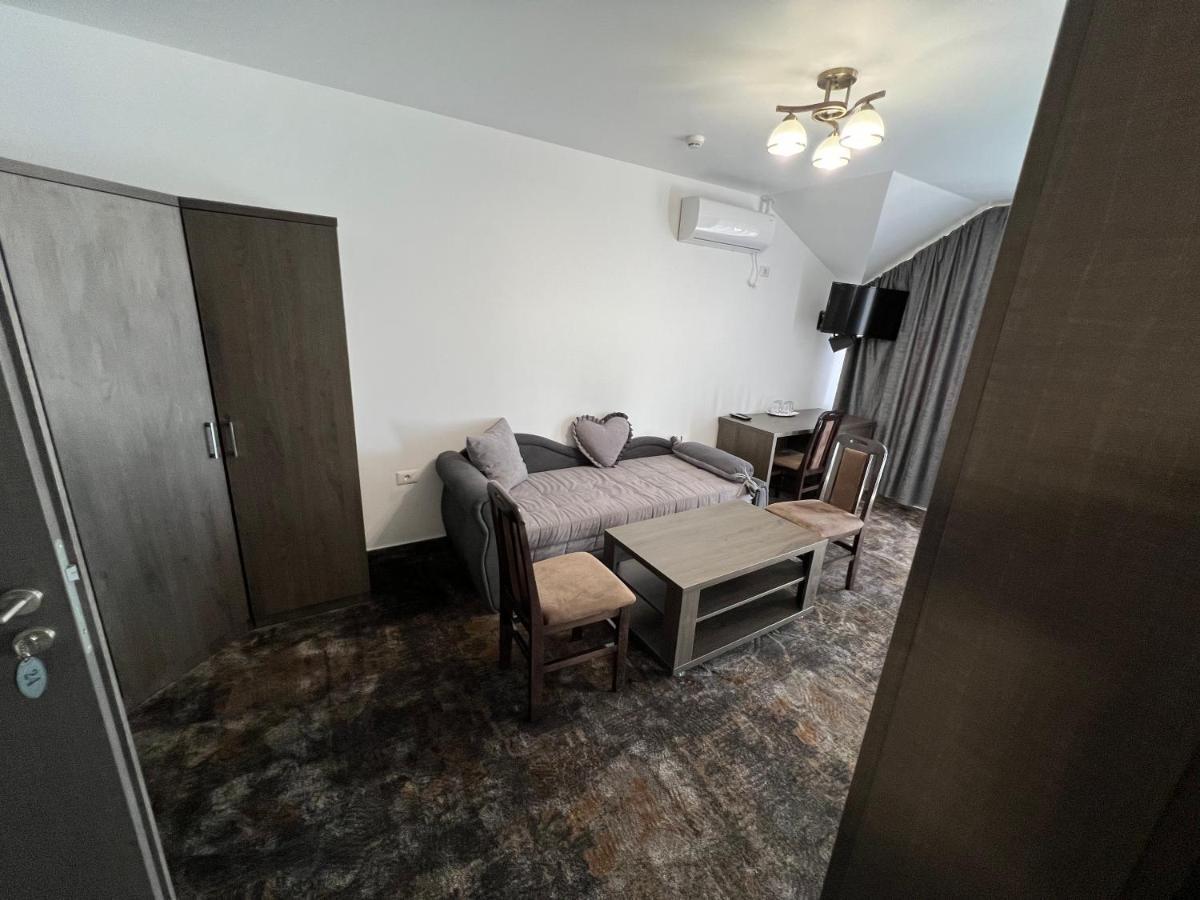 Motel Infinit Târgu Jiu Dış mekan fotoğraf