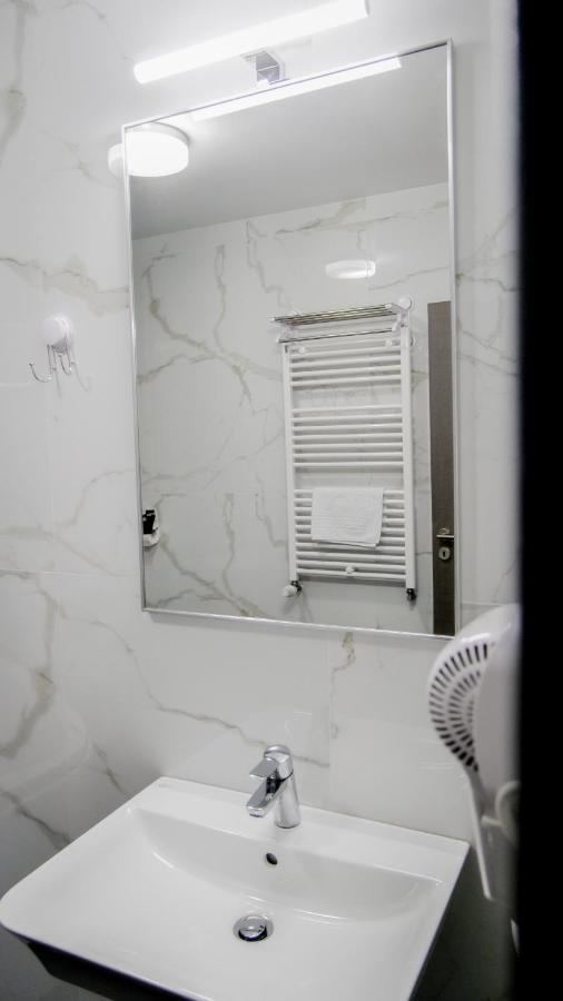 Motel Infinit Târgu Jiu Dış mekan fotoğraf
