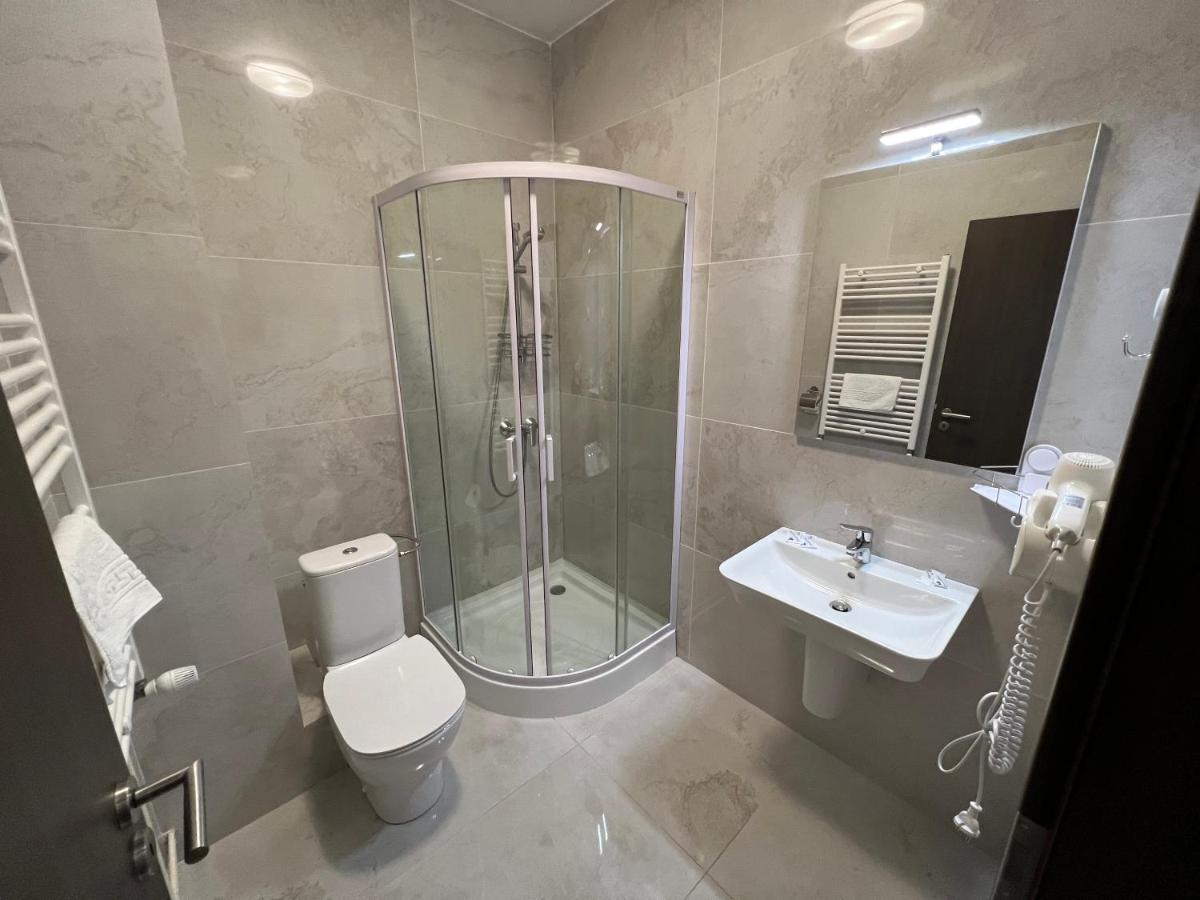 Motel Infinit Târgu Jiu Dış mekan fotoğraf