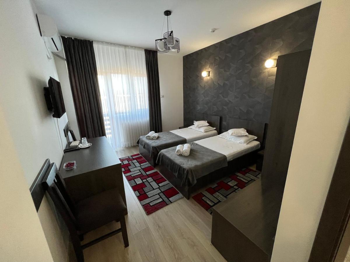 Motel Infinit Târgu Jiu Dış mekan fotoğraf