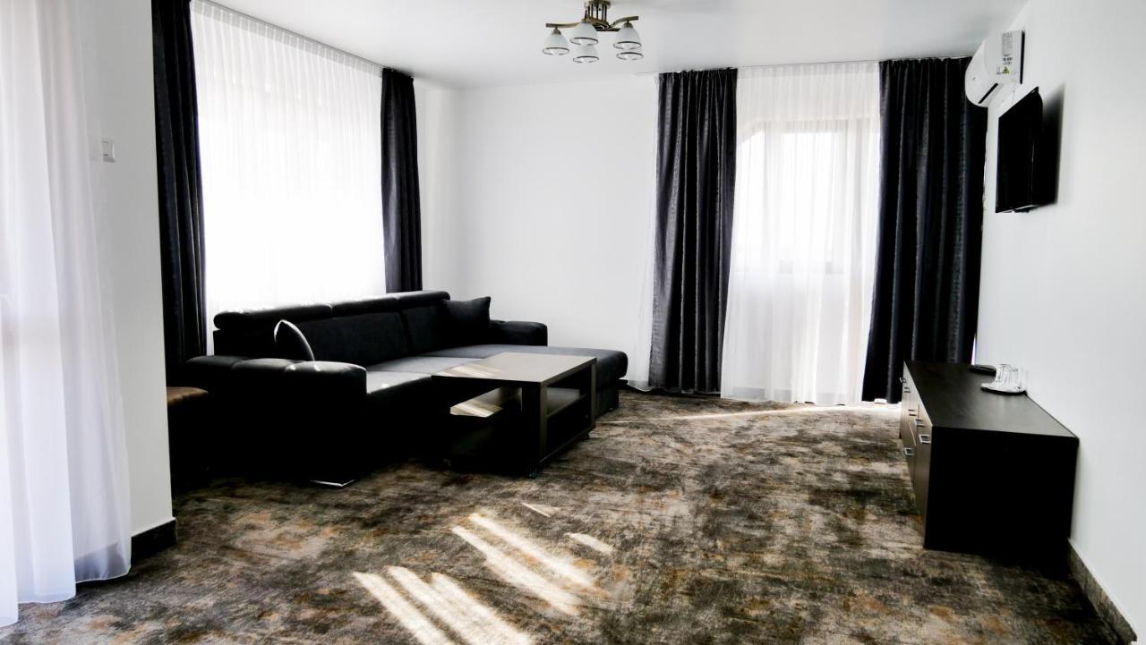 Motel Infinit Târgu Jiu Dış mekan fotoğraf