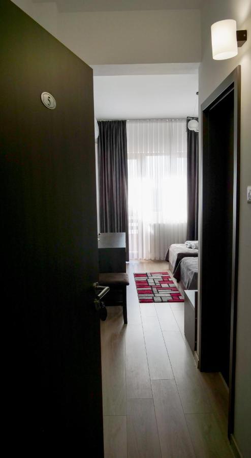 Motel Infinit Târgu Jiu Dış mekan fotoğraf