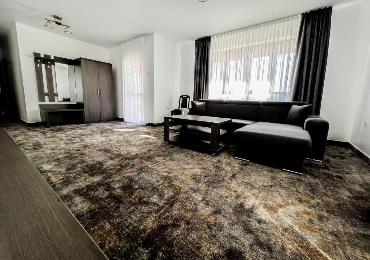 Motel Infinit Târgu Jiu Dış mekan fotoğraf