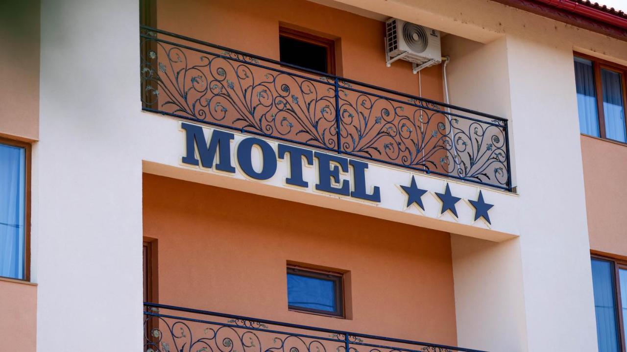 Motel Infinit Târgu Jiu Dış mekan fotoğraf