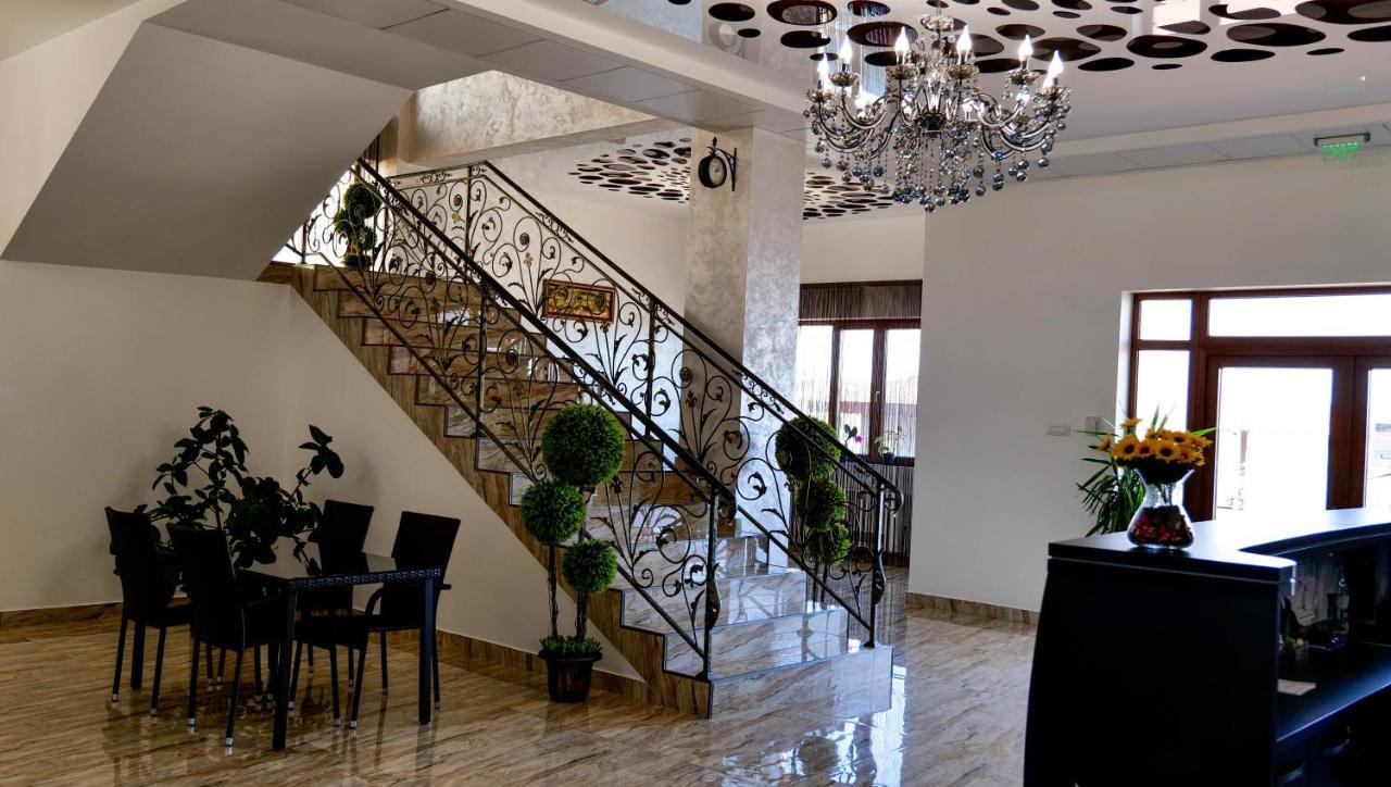Motel Infinit Târgu Jiu Dış mekan fotoğraf