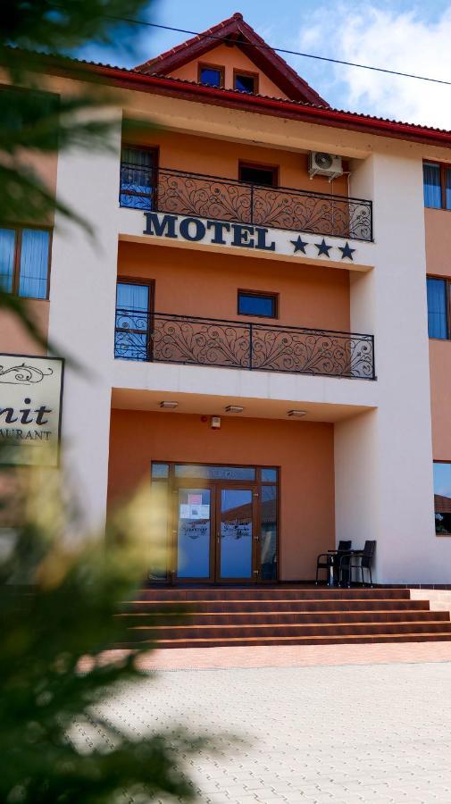 Motel Infinit Târgu Jiu Dış mekan fotoğraf