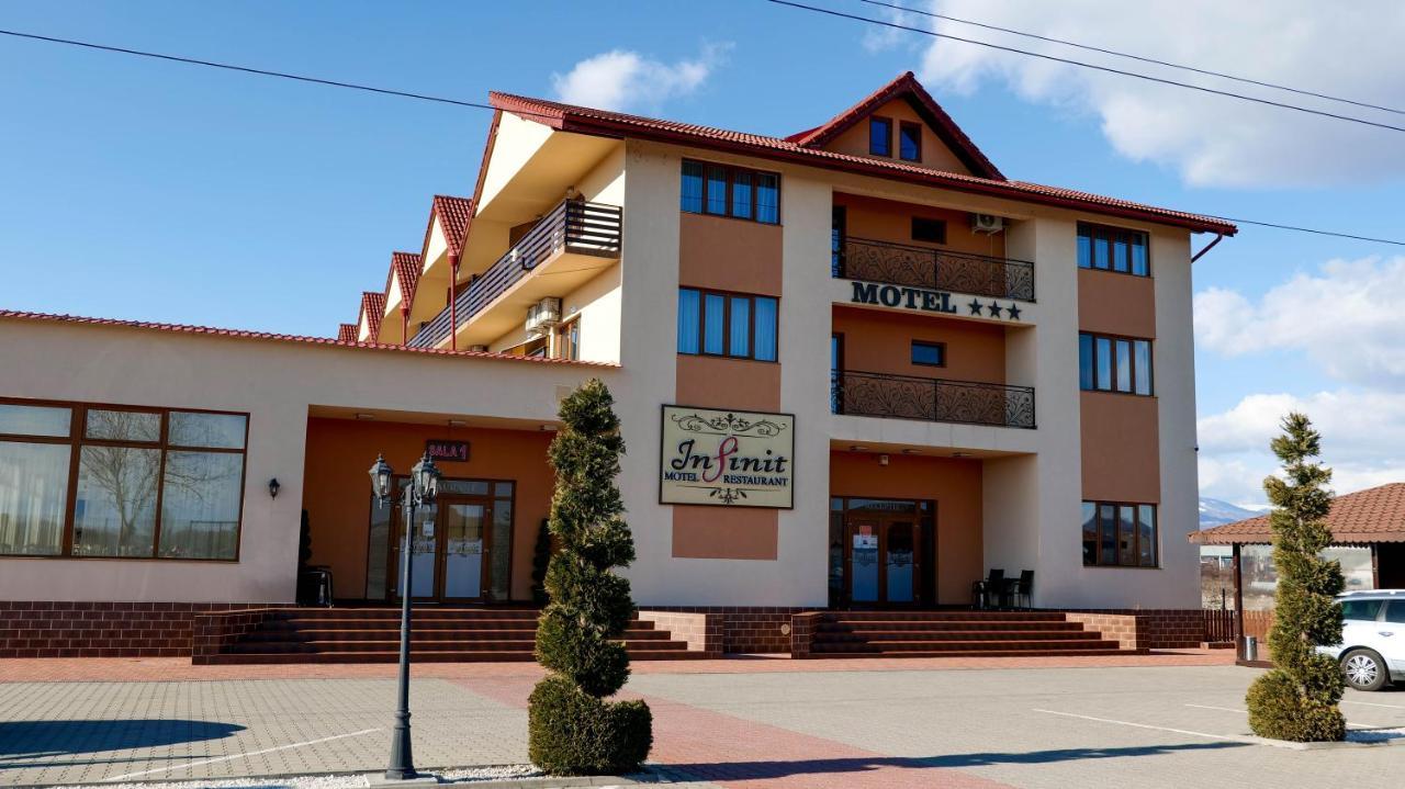 Motel Infinit Târgu Jiu Dış mekan fotoğraf