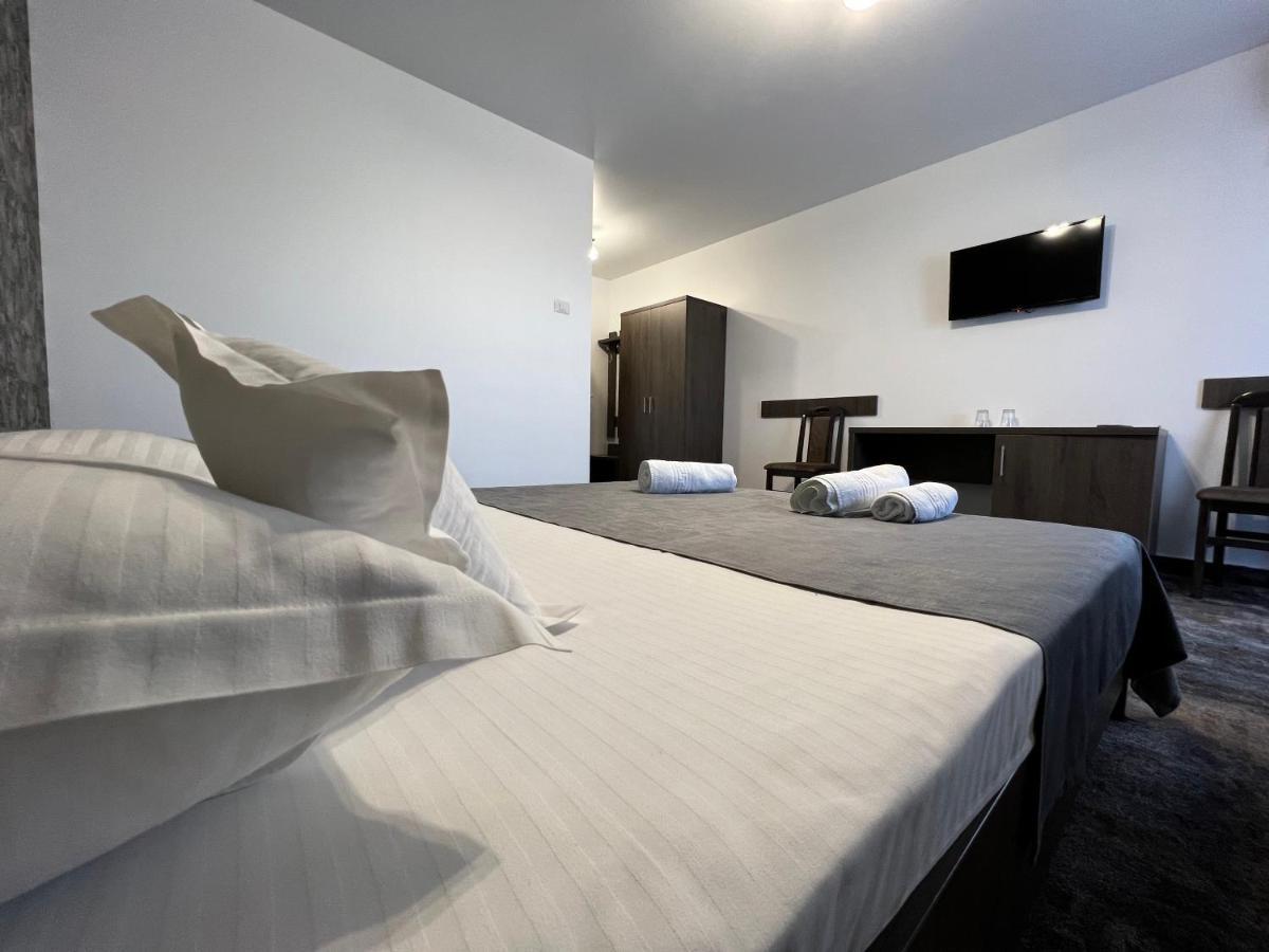 Motel Infinit Târgu Jiu Dış mekan fotoğraf